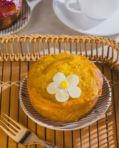 Fresh lemon tea cake