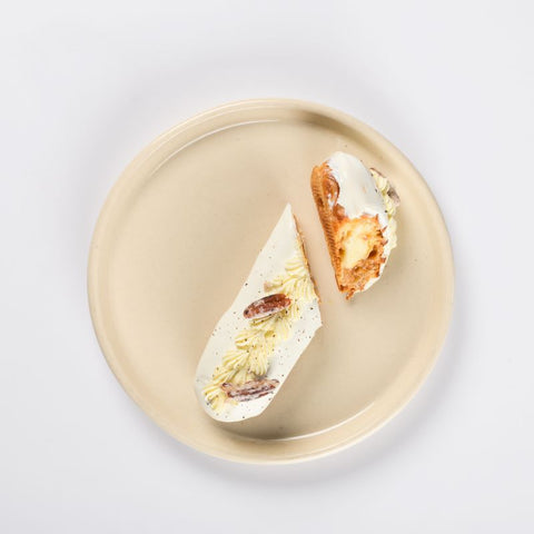 Vanilla Pecan Praline Éclair – A White Beauty of Indulgence