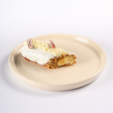 Vanilla Pecan Praline Éclair – A White Beauty of Indulgence