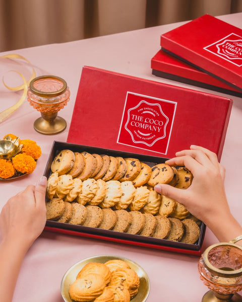 Assorted cookie box Red medium