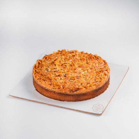 Glazed Almond Cake – A Luxurious Gluten-Free Cake for Every Occasion